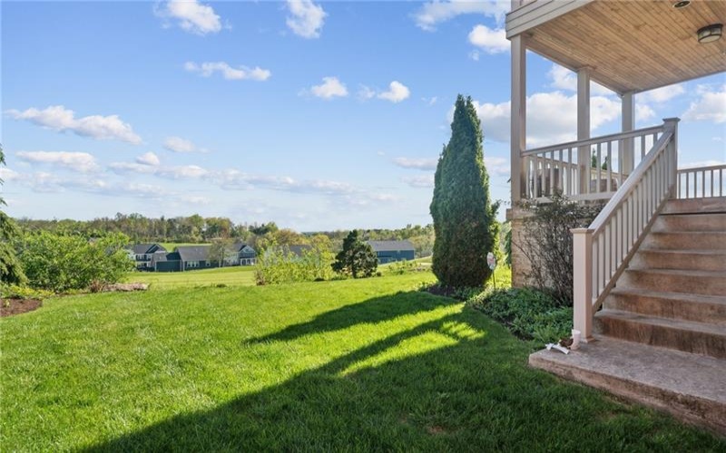 1043 Blackthorne Dr, Jeannette, 15644, 3 Bedrooms Bedrooms, ,2.2 BathroomsBathrooms,Residential,For Sale,Blackthorne Dr,1699096