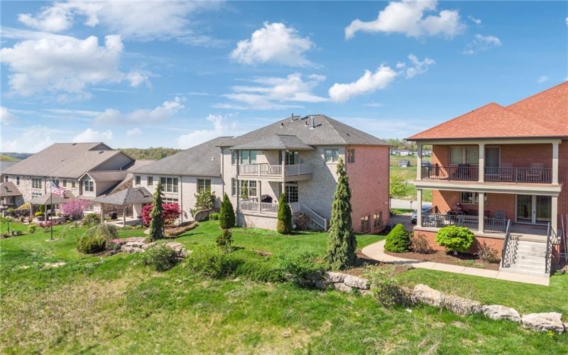 1043 Blackthorne Dr, Jeannette, 15644, 3 Bedrooms Bedrooms, ,2.2 BathroomsBathrooms,Residential,For Sale,Blackthorne Dr,1699096