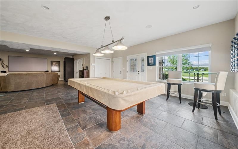 1043 Blackthorne Dr, Jeannette, 15644, 3 Bedrooms Bedrooms, ,2.2 BathroomsBathrooms,Residential,For Sale,Blackthorne Dr,1699096