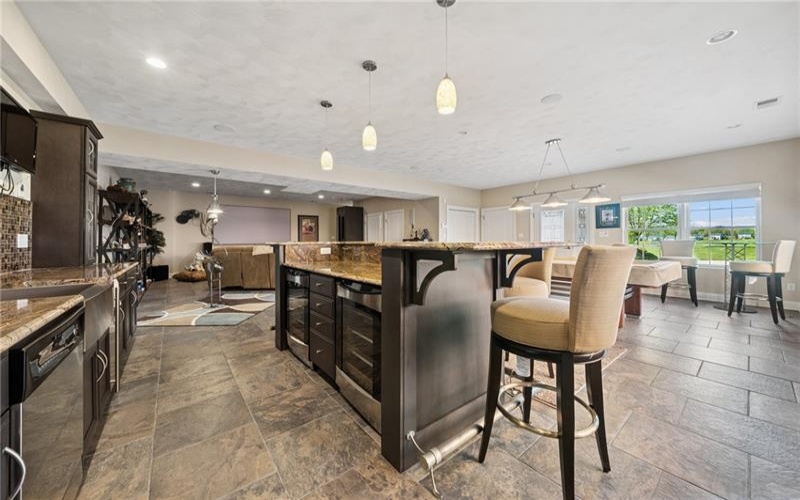 1043 Blackthorne Dr, Jeannette, 15644, 3 Bedrooms Bedrooms, ,2.2 BathroomsBathrooms,Residential,For Sale,Blackthorne Dr,1699096