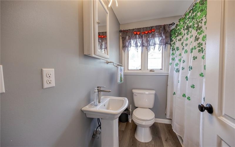 22 Cross Creek Rd, Avella, 15312, 2 Bedrooms Bedrooms, 7 Rooms Rooms,2 BathroomsBathrooms,Residential,For Sale,Cross Creek Rd,1671576