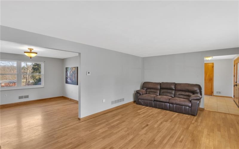 27 Buena Vista Drive, Murrysville, 15626, 4 Bedrooms Bedrooms, 10 Rooms Rooms,2.1 BathroomsBathrooms,Residential,For Sale,Buena Vista Drive,1690352