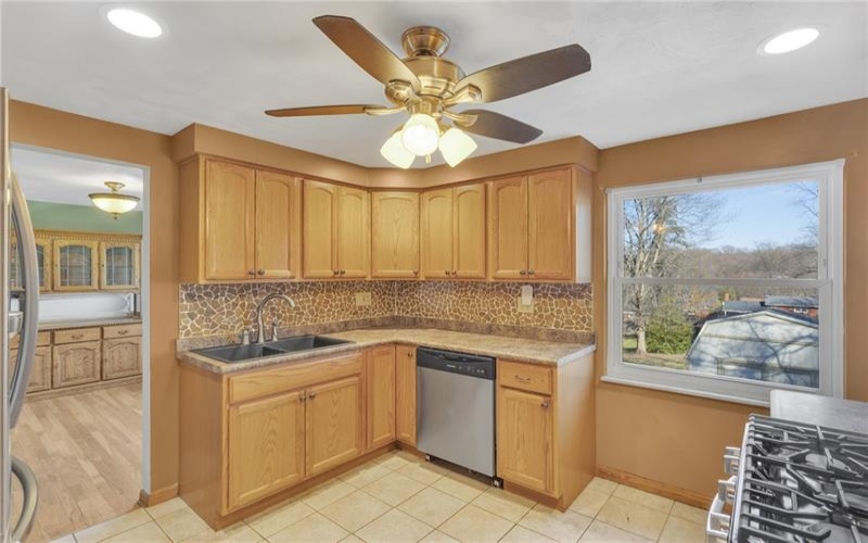 27 Buena Vista Drive, Murrysville, 15626, 4 Bedrooms Bedrooms, 10 Rooms Rooms,2.1 BathroomsBathrooms,Residential,For Sale,Buena Vista Drive,1690352