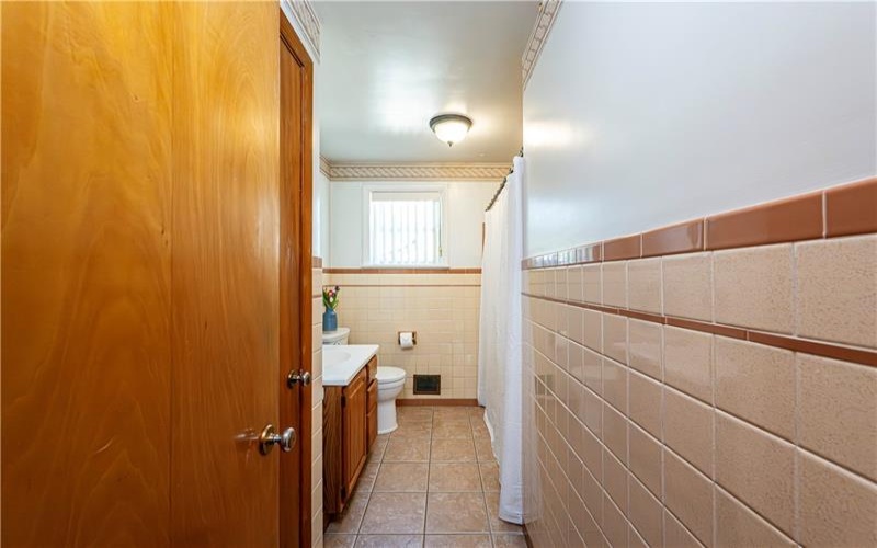 1017 Scott Ave, Jeannette, 15644, 3 Bedrooms Bedrooms, 8 Rooms Rooms,2 BathroomsBathrooms,Residential,For Sale,Scott Ave,1698728