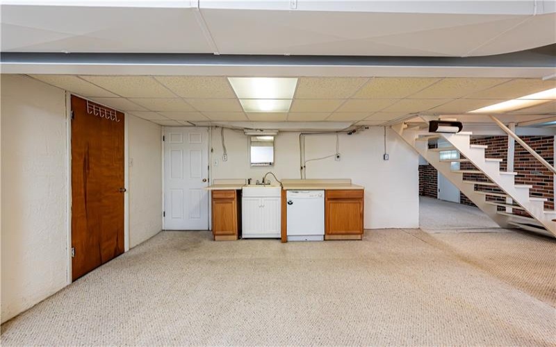 1017 Scott Ave, Jeannette, 15644, 3 Bedrooms Bedrooms, 8 Rooms Rooms,2 BathroomsBathrooms,Residential,For Sale,Scott Ave,1698728