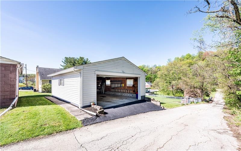 1017 Scott Ave, Jeannette, 15644, 3 Bedrooms Bedrooms, 8 Rooms Rooms,2 BathroomsBathrooms,Residential,For Sale,Scott Ave,1698728