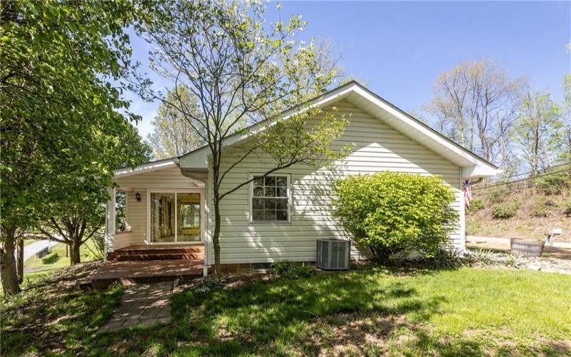 2425 Park Ave, Washington, 15301, 3 Bedrooms Bedrooms, 9 Rooms Rooms,1.1 BathroomsBathrooms,Residential,For Sale,Park Ave,1698963