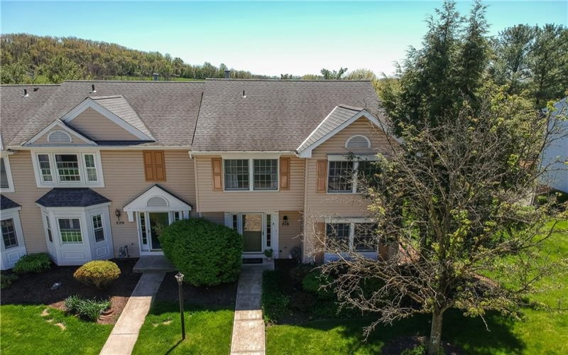 218 Fieldbrook Dr., Canonsburg, 15317, 3 Bedrooms Bedrooms, 8 Rooms Rooms,2.1 BathroomsBathrooms,Residential,For Sale,Fieldbrook Dr.,1699032