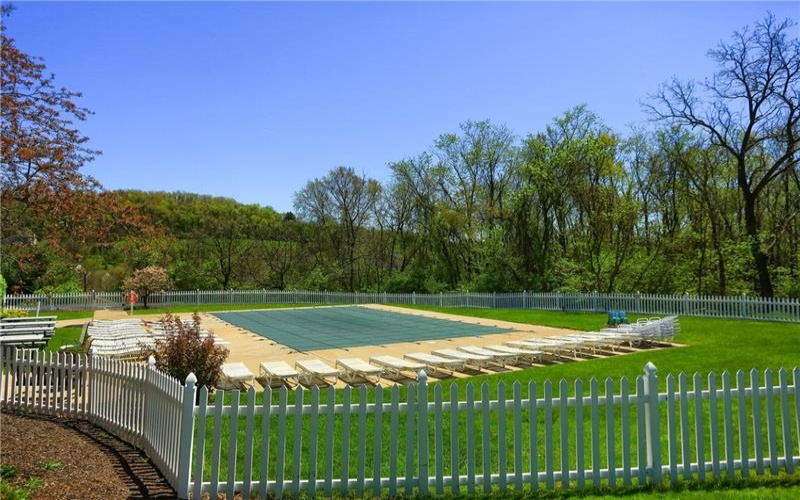 218 Fieldbrook Dr., Canonsburg, 15317, 3 Bedrooms Bedrooms, 8 Rooms Rooms,2.1 BathroomsBathrooms,Residential,For Sale,Fieldbrook Dr.,1699032