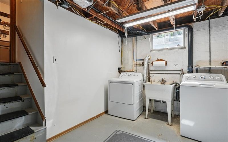 6321 Jack St, Finleyville, 15332, 3 Bedrooms Bedrooms, 8 Rooms Rooms,1.1 BathroomsBathrooms,Residential,For Sale,Jack St,1699073