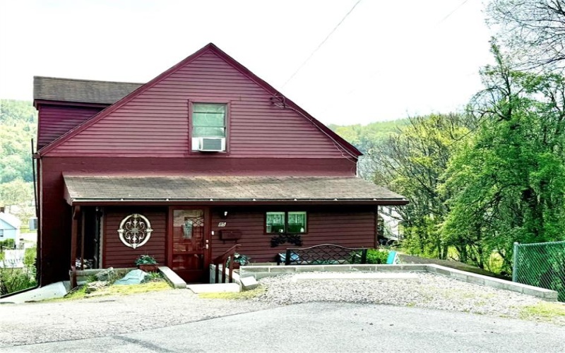 85 THOMPSON AVENUE EXT., Donora, 15033, 2 Bedrooms Bedrooms, 8 Rooms Rooms,1.1 BathroomsBathrooms,Residential,For Sale,THOMPSON AVENUE EXT.,1699140