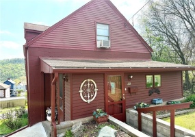 85 THOMPSON AVENUE EXT., Donora, 15033, 2 Bedrooms Bedrooms, 8 Rooms Rooms,1.1 BathroomsBathrooms,Residential,For Sale,THOMPSON AVENUE EXT.,1699140