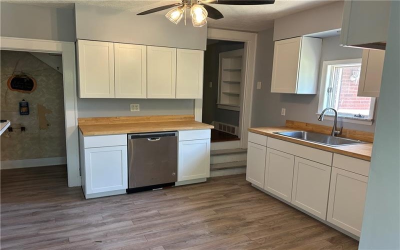 10 Frick Ave, Mount Pleasant, 15666, 4 Bedrooms Bedrooms, 9 Rooms Rooms,2.1 BathroomsBathrooms,Residential,For Sale,Frick Ave,1699166