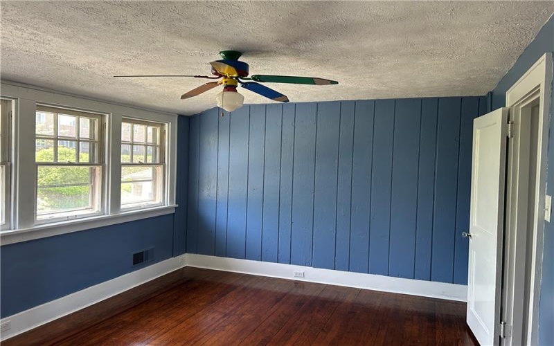 10 Frick Ave, Mount Pleasant, 15666, 4 Bedrooms Bedrooms, 9 Rooms Rooms,2.1 BathroomsBathrooms,Residential,For Sale,Frick Ave,1699166