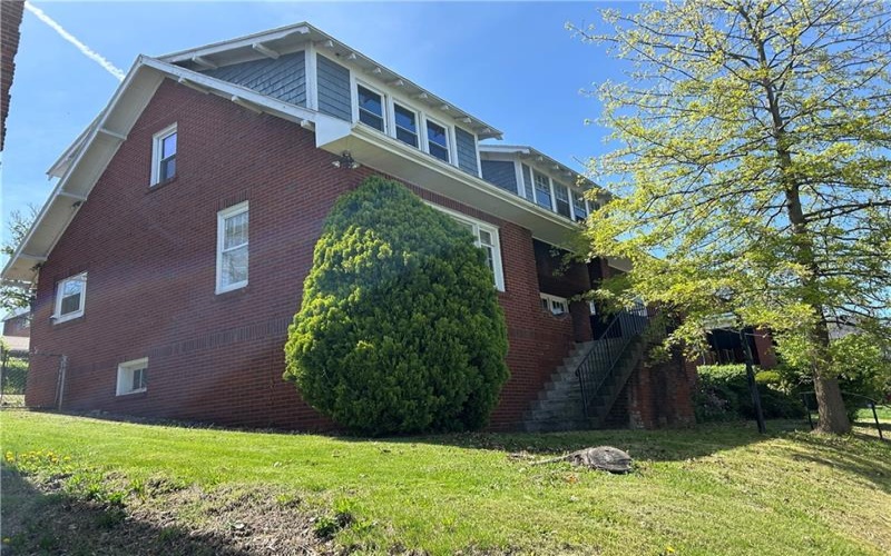 10 Frick Ave, Mount Pleasant, 15666, 4 Bedrooms Bedrooms, 9 Rooms Rooms,2.1 BathroomsBathrooms,Residential,For Sale,Frick Ave,1699166