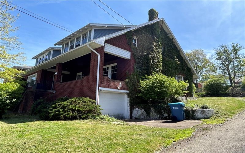 10 Frick Ave, Mount Pleasant, 15666, 4 Bedrooms Bedrooms, 9 Rooms Rooms,2.1 BathroomsBathrooms,Residential,For Sale,Frick Ave,1699166