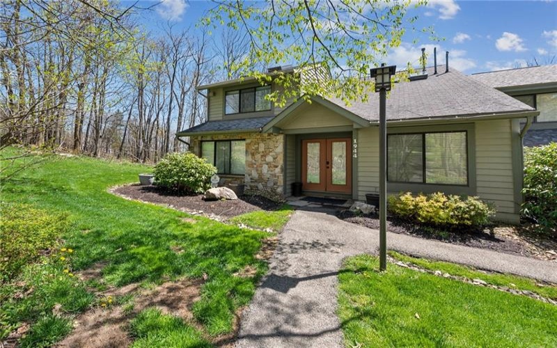1944 South Ridge Way, Hidden Valley, 15502, 4 Bedrooms Bedrooms, 11 Rooms Rooms,4 BathroomsBathrooms,Residential,For Sale,South Ridge Way,1699174