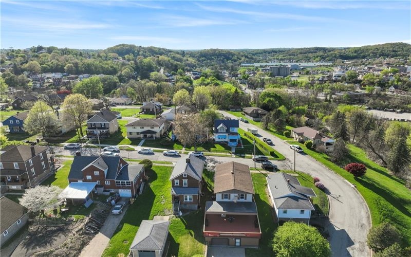 400 Michigan Ave, Jeannette, 15644, 3 Bedrooms Bedrooms, ,2.1 BathroomsBathrooms,Residential,For Sale,Michigan Ave,1699182