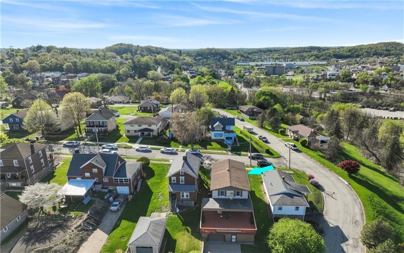 400 Michigan Ave, Jeannette, 15644, 3 Bedrooms Bedrooms, ,2.1 BathroomsBathrooms,Residential,For Sale,Michigan Ave,1699182