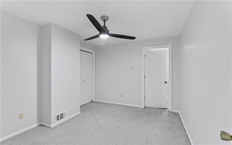 400 Michigan Ave, Jeannette, 15644, 3 Bedrooms Bedrooms, ,2.1 BathroomsBathrooms,Residential,For Sale,Michigan Ave,1699182