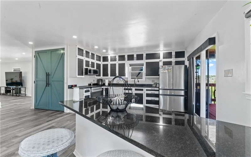 400 Michigan Ave, Jeannette, 15644, 3 Bedrooms Bedrooms, ,2.1 BathroomsBathrooms,Residential,For Sale,Michigan Ave,1699182