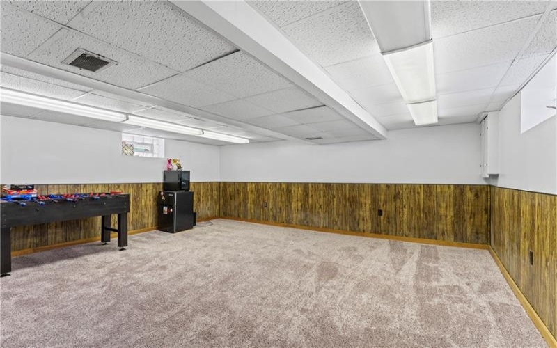 400 Michigan Ave, Jeannette, 15644, 3 Bedrooms Bedrooms, ,2.1 BathroomsBathrooms,Residential,For Sale,Michigan Ave,1699182