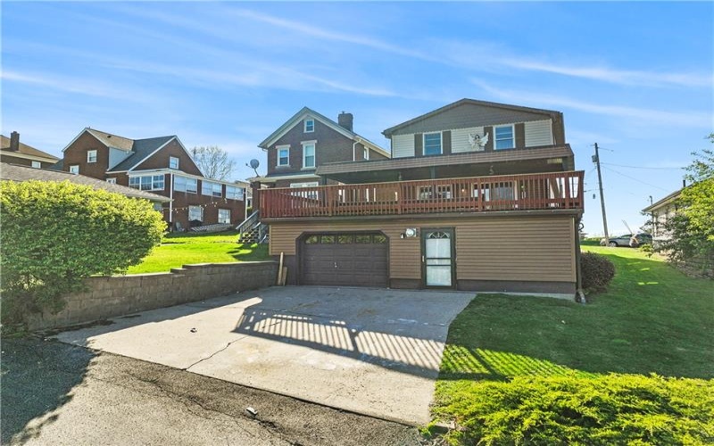 400 Michigan Ave, Jeannette, 15644, 3 Bedrooms Bedrooms, ,2.1 BathroomsBathrooms,Residential,For Sale,Michigan Ave,1699182