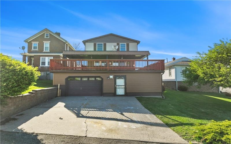 400 Michigan Ave, Jeannette, 15644, 3 Bedrooms Bedrooms, ,2.1 BathroomsBathrooms,Residential,For Sale,Michigan Ave,1699182