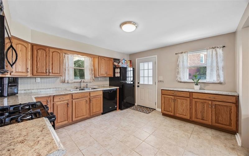 529 Pennsylvania Blvd, Jeannette, 15644, 2 Bedrooms Bedrooms, 4 Rooms Rooms,1 BathroomBathrooms,Residential,For Sale,Pennsylvania Blvd,1699210