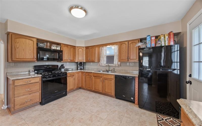 529 Pennsylvania Blvd, Jeannette, 15644, 2 Bedrooms Bedrooms, 4 Rooms Rooms,1 BathroomBathrooms,Residential,For Sale,Pennsylvania Blvd,1699210