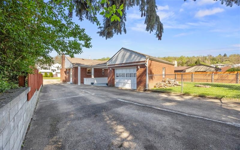 529 Pennsylvania Blvd, Jeannette, 15644, 2 Bedrooms Bedrooms, 4 Rooms Rooms,1 BathroomBathrooms,Residential,For Sale,Pennsylvania Blvd,1699210
