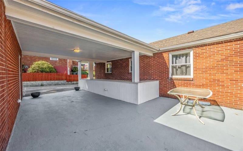 529 Pennsylvania Blvd, Jeannette, 15644, 2 Bedrooms Bedrooms, 4 Rooms Rooms,1 BathroomBathrooms,Residential,For Sale,Pennsylvania Blvd,1699210
