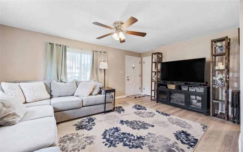 529 Pennsylvania Blvd, Jeannette, 15644, 2 Bedrooms Bedrooms, 4 Rooms Rooms,1 BathroomBathrooms,Residential,For Sale,Pennsylvania Blvd,1699210