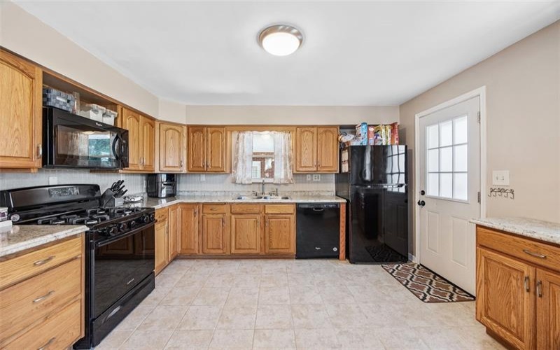 529 Pennsylvania Blvd, Jeannette, 15644, 2 Bedrooms Bedrooms, 4 Rooms Rooms,1 BathroomBathrooms,Residential,For Sale,Pennsylvania Blvd,1699210