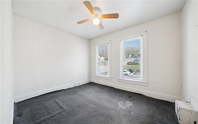 920 3rd St, Jeannette, 15644, 4 Bedrooms Bedrooms, 8 Rooms Rooms,1.1 BathroomsBathrooms,Residential,For Sale,3rd St,1698893