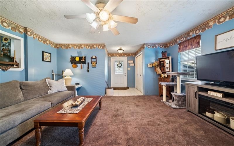 920 3rd St, Jeannette, 15644, 4 Bedrooms Bedrooms, 8 Rooms Rooms,1.1 BathroomsBathrooms,Residential,For Sale,3rd St,1698893