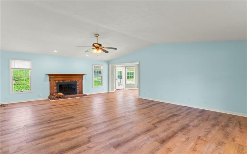 297 Rainey Rd, Eighty Four, 15330, 3 Bedrooms Bedrooms, 7 Rooms Rooms,2 BathroomsBathrooms,Residential,For Sale,Rainey Rd,1698975