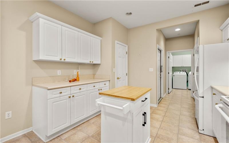 1204 St. Andrews Drive, Washington, 15301, 3 Bedrooms Bedrooms, 8 Rooms Rooms,2.1 BathroomsBathrooms,Residential,For Sale,St. Andrews Drive,1699141