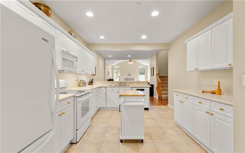 1204 St. Andrews Drive, Washington, 15301, 3 Bedrooms Bedrooms, 8 Rooms Rooms,2.1 BathroomsBathrooms,Residential,For Sale,St. Andrews Drive,1699141