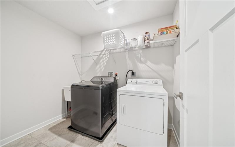 406 Spruce Lane, Houston, 15342, 3 Bedrooms Bedrooms, 9 Rooms Rooms,2.1 BathroomsBathrooms,Residential,For Sale,Spruce Lane,1699266