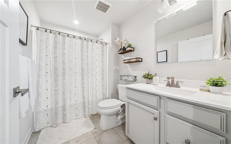 406 Spruce Lane, Houston, 15342, 3 Bedrooms Bedrooms, 9 Rooms Rooms,2.1 BathroomsBathrooms,Residential,For Sale,Spruce Lane,1699266