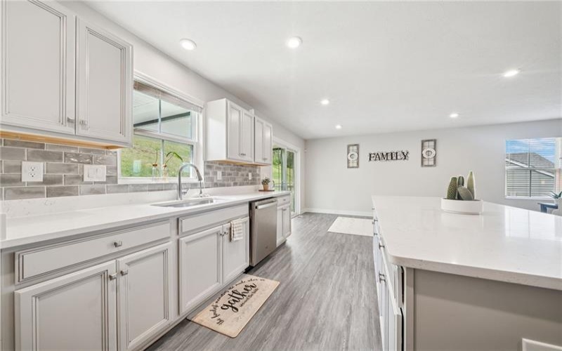 406 Spruce Lane, Houston, 15342, 3 Bedrooms Bedrooms, 9 Rooms Rooms,2.1 BathroomsBathrooms,Residential,For Sale,Spruce Lane,1699266