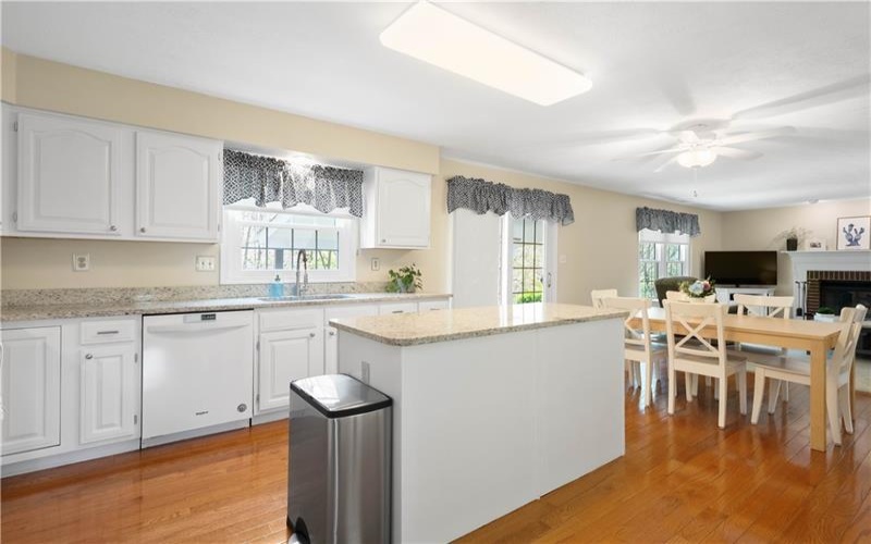 114 Vista Dr, Canonsburg, 15317, 4 Bedrooms Bedrooms, 9 Rooms Rooms,2.1 BathroomsBathrooms,Residential,For Sale,Vista Dr,1699233