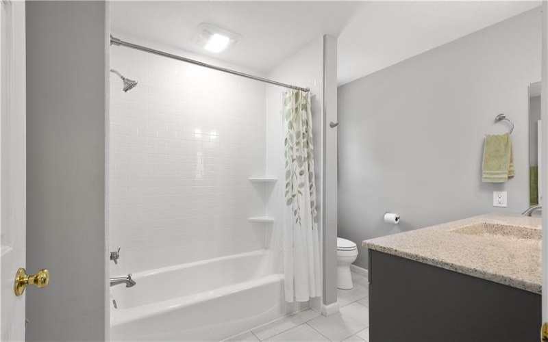 114 Vista Dr, Canonsburg, 15317, 4 Bedrooms Bedrooms, 9 Rooms Rooms,2.1 BathroomsBathrooms,Residential,For Sale,Vista Dr,1699233