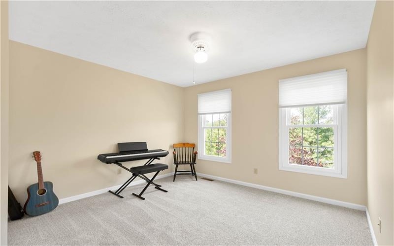114 Vista Dr, Canonsburg, 15317, 4 Bedrooms Bedrooms, 9 Rooms Rooms,2.1 BathroomsBathrooms,Residential,For Sale,Vista Dr,1699233