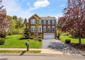 114 Vista Dr, Canonsburg, 15317, 4 Bedrooms Bedrooms, 9 Rooms Rooms,2.1 BathroomsBathrooms,Residential,For Sale,Vista Dr,1699233