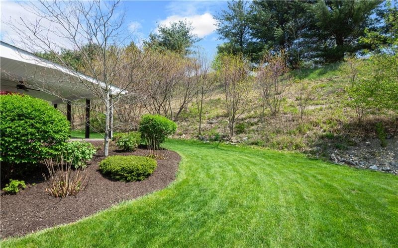 114 Vista Dr, Canonsburg, 15317, 4 Bedrooms Bedrooms, 9 Rooms Rooms,2.1 BathroomsBathrooms,Residential,For Sale,Vista Dr,1699233