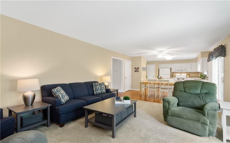 114 Vista Dr, Canonsburg, 15317, 4 Bedrooms Bedrooms, 9 Rooms Rooms,2.1 BathroomsBathrooms,Residential,For Sale,Vista Dr,1699233