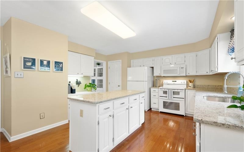 114 Vista Dr, Canonsburg, 15317, 4 Bedrooms Bedrooms, 9 Rooms Rooms,2.1 BathroomsBathrooms,Residential,For Sale,Vista Dr,1699233