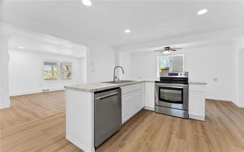 109 White St, Bentleyville, 15314, 3 Bedrooms Bedrooms, ,1 BathroomBathrooms,Residential,For Sale,White St,1699305